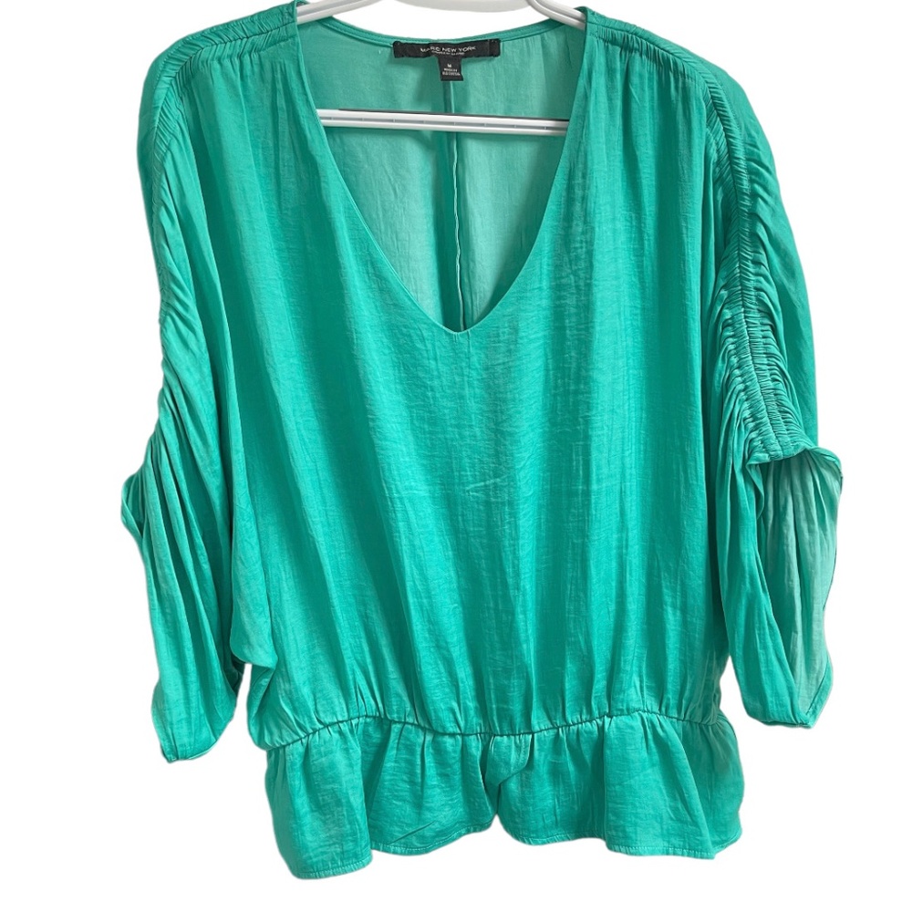 Peplum waist top with butterfly sleeves Sz M